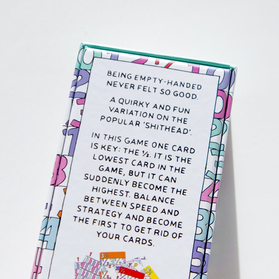 Tekst op de achterkant van Mezza Card Game